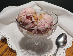 Creamy Frozen Strawberry Delight Recipe