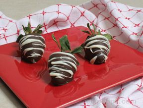 Easy Chocolate Covered Strawberries