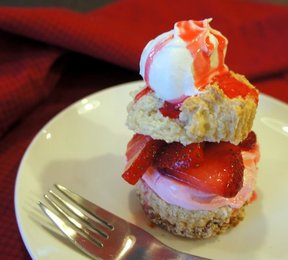 Strawberry Cream Cupcake Desserts Recipe