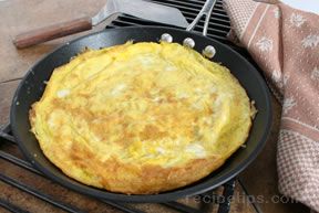 https://files.recipetips.com/images/recipe/egg/basic_omelet.jpg