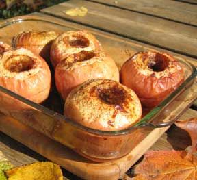 Baked  Apples Stuffed With Raisins Recipe