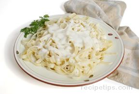 Easy Fettuccine Pasta Alfredo