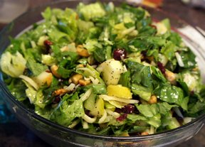 Romaine Salad with Lemon Poppy Seed Dressing