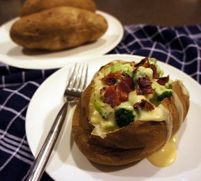 broccoli cheese baked potatoes Recipe
