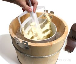 custard style homemade ice cream Article