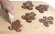 How to Make Gingerbread Men Cookies