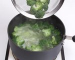 Blanch Broccoli for Enhanced Color and Flavor